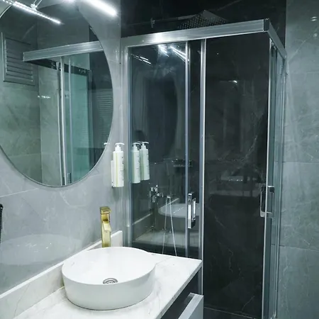 Elite World Homes Bosphorus Hotel *